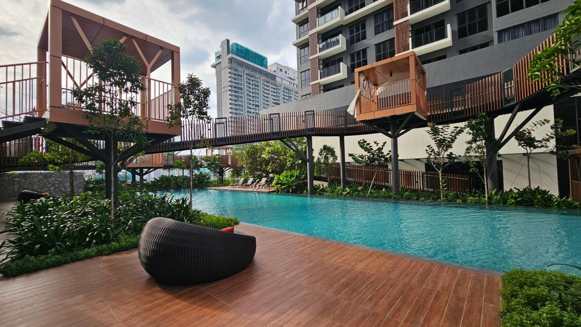 Kid Fun Trion 2 Kl 5pax Free Shutter Bus To Mrt Lrt Pangsapuri Kuala Lumpur